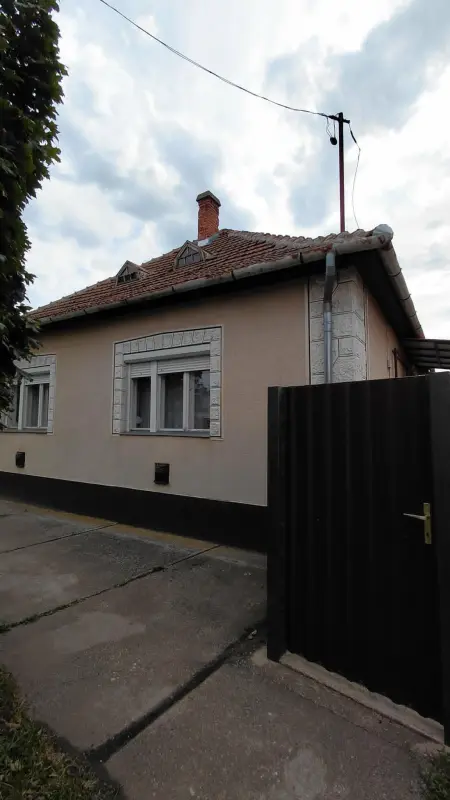 Eladó családi ház, Hajdúböszörmény 2 szoba 90 m² 62 M Ft