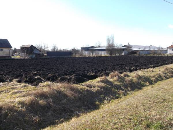 eladó  Építési telek, Görbeháza