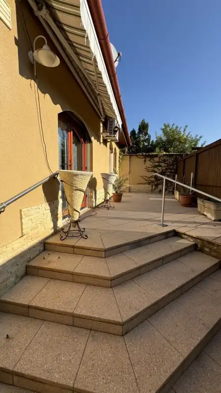 Kiadó családi ház, Hajdúböszörmény 1 szoba 80 m² 250.00 M Ft/hó