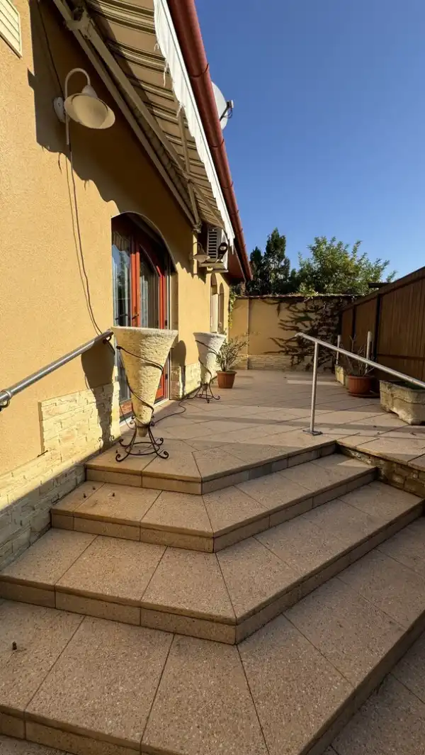 Kiadó családi ház, Hajdúböszörmény 1 szoba 80 m² 250.00 M Ft/hó